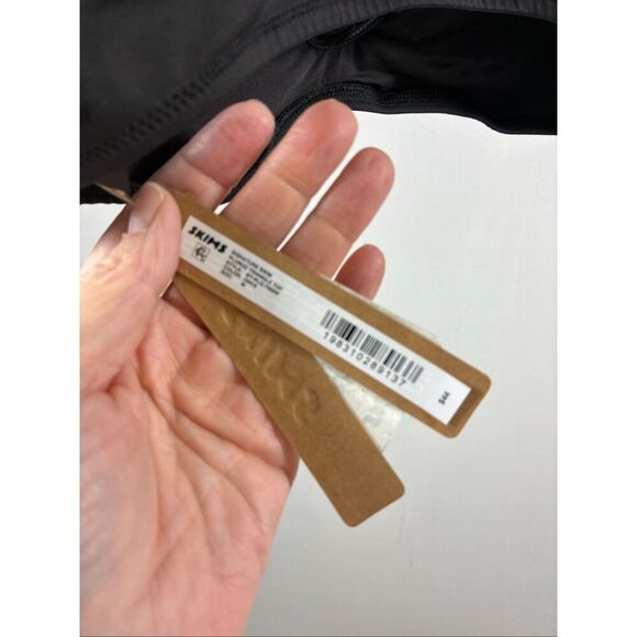 SKIMS NWT Swim Plunge Triangle Top in Onyx Size M - Picture 7 of 7